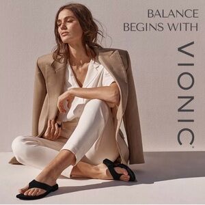 NWOT Vionic Agave Black Pebbled Leather Thong Flip Flop Sandals